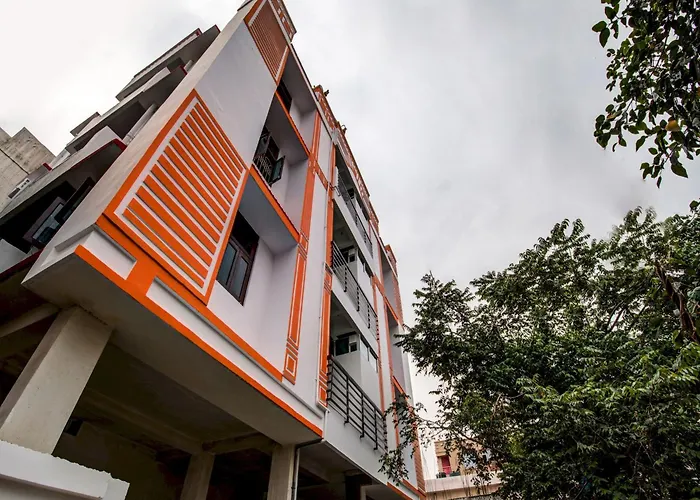 Super Hotel O Rajbanshi Nagar