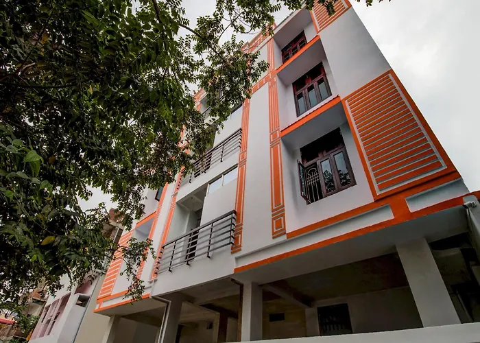 Super Hotel O Rajbanshi Nagar